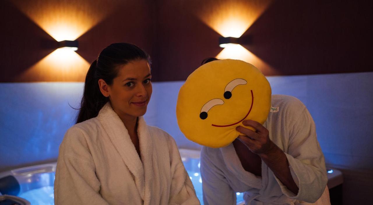 Wellness Relax - Luxusni Otel Prag Dış mekan fotoğraf