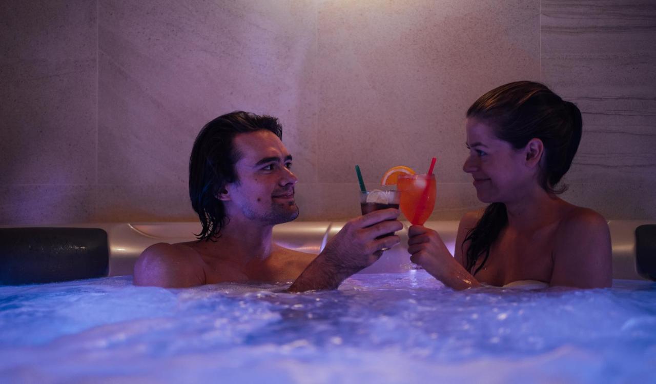 Wellness Relax - Luxusni Otel Prag Dış mekan fotoğraf